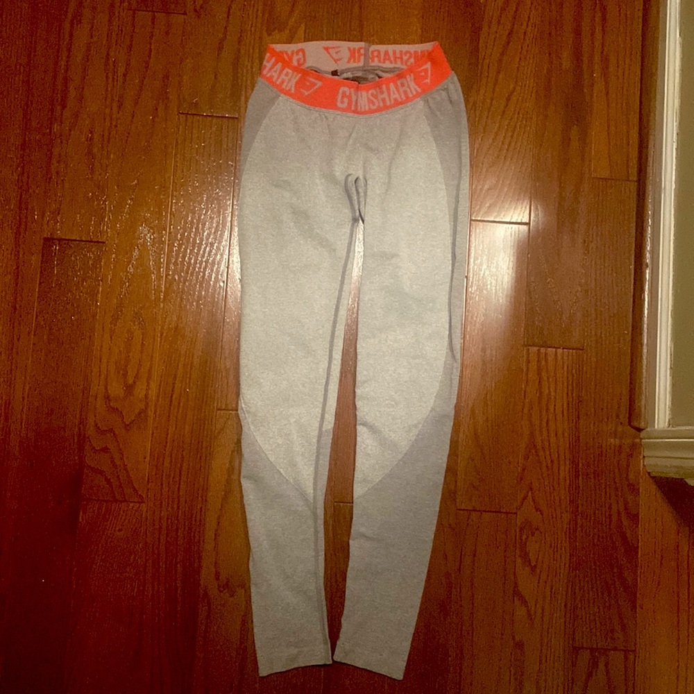 Gym shark leggings, xs, heart 💜 butt, worn ONCE!!